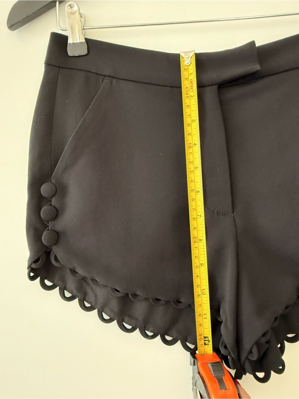 NWOT A.L.C. Lucas Mid Rise Scalloped Mini Shorts with Pockets Black Size 2 - Picture 8 of 10